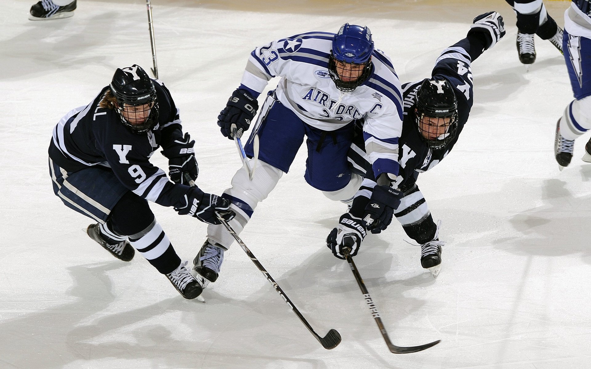 F1新赛季揭幕战焦点战，西班牙正面击溃马赛，新格局初现