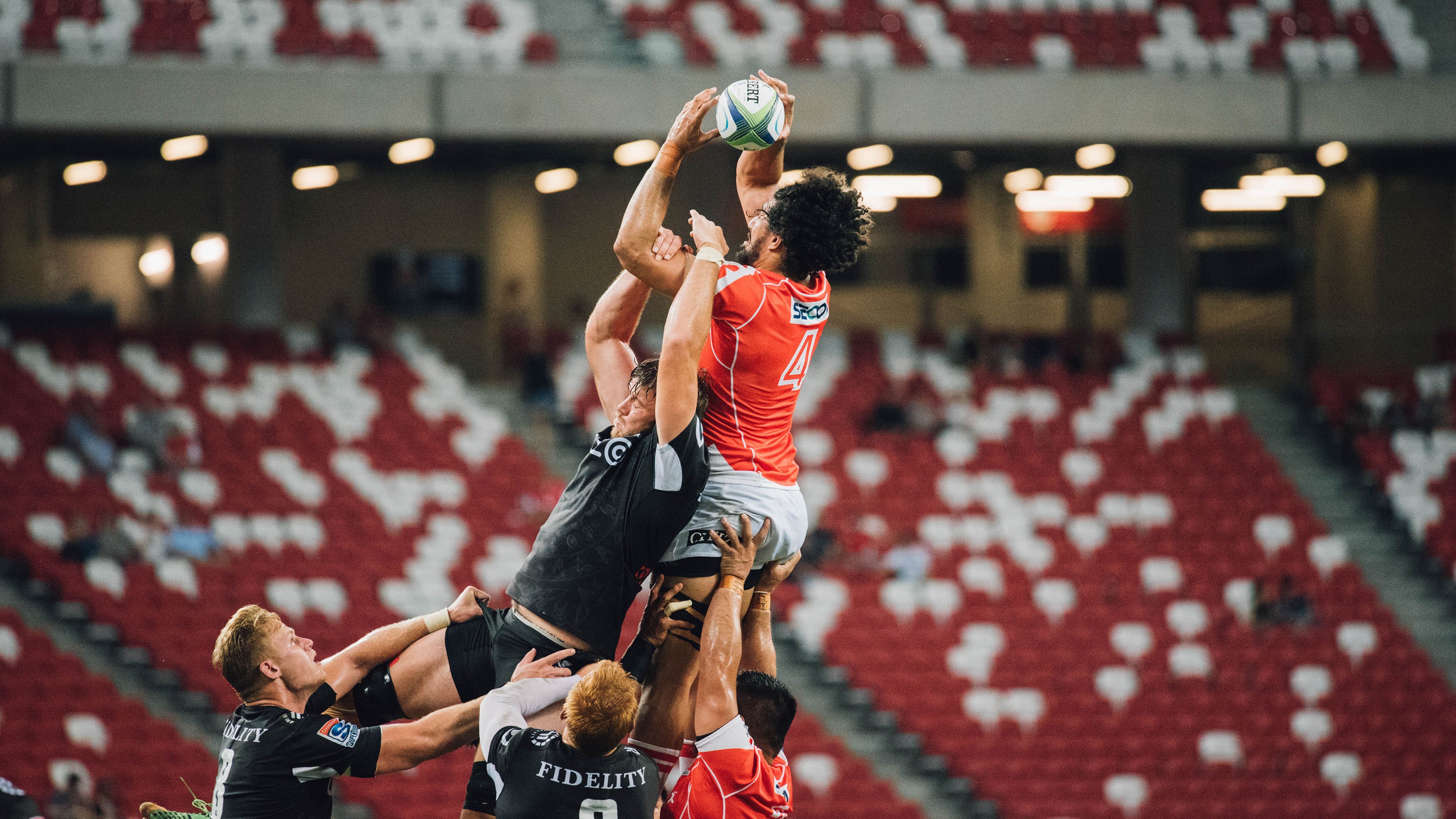 凯塞多，暗夜街道上，那道刺破秩序的红光